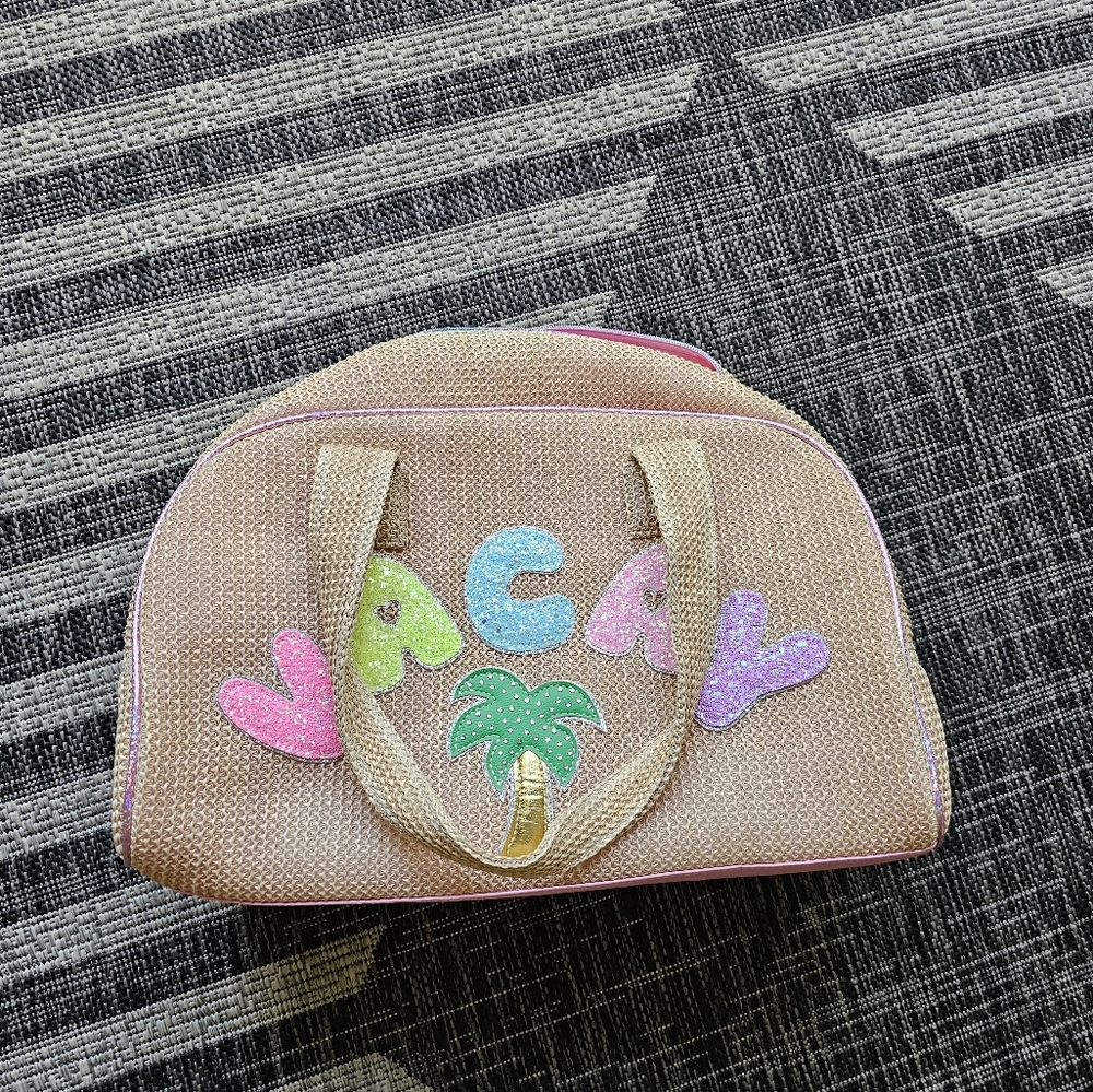 Vacation tote for kids